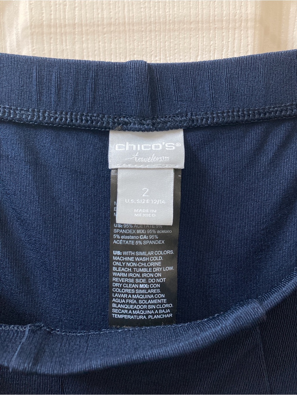Chico’s Travelers Size 2 Slinky Navy Blue Wide Leg Pull On Capri Pants Large - Picture 2 of 4